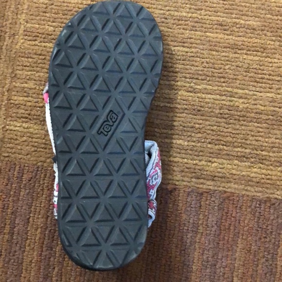 teva sandals! - Picture 7 of 8